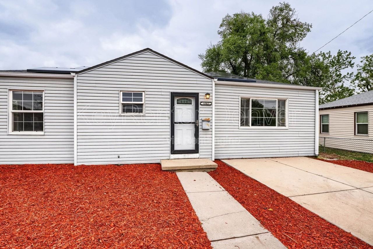1845 W Stoll Pl - Photo 2 of 18