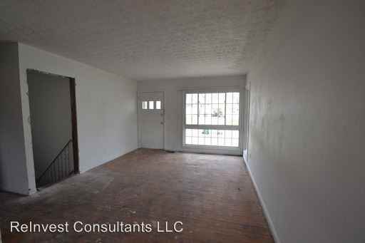 8746 Desoto Dr - Photo 2 of 15