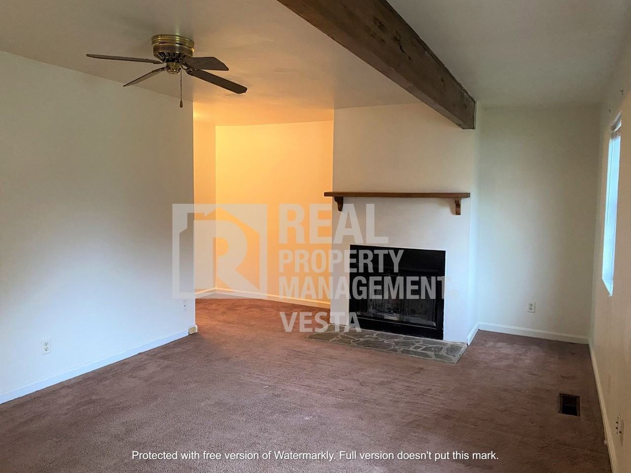 627 Maplewood Dr - Photo 2 of 13