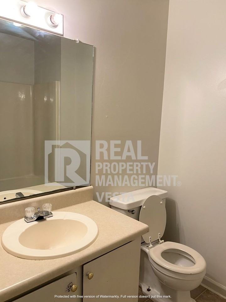 627 Maplewood Dr - Photo 7 of 13