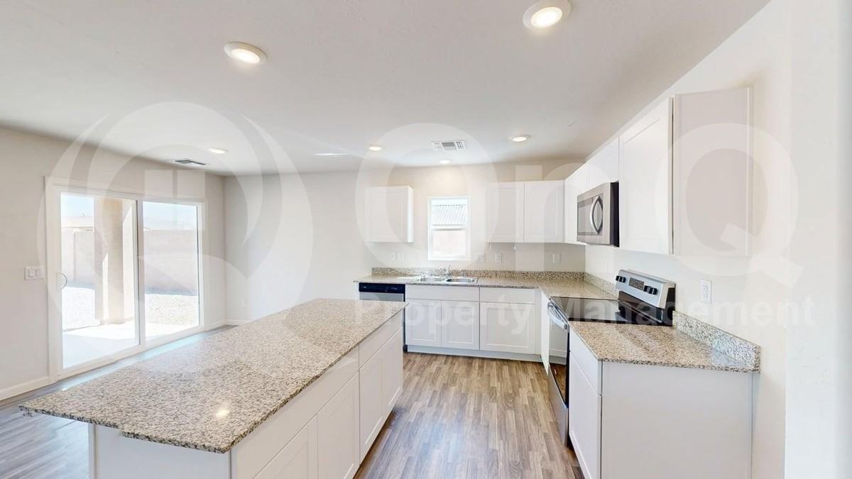 2064 E Velvet Pl - Photo 4 of 23