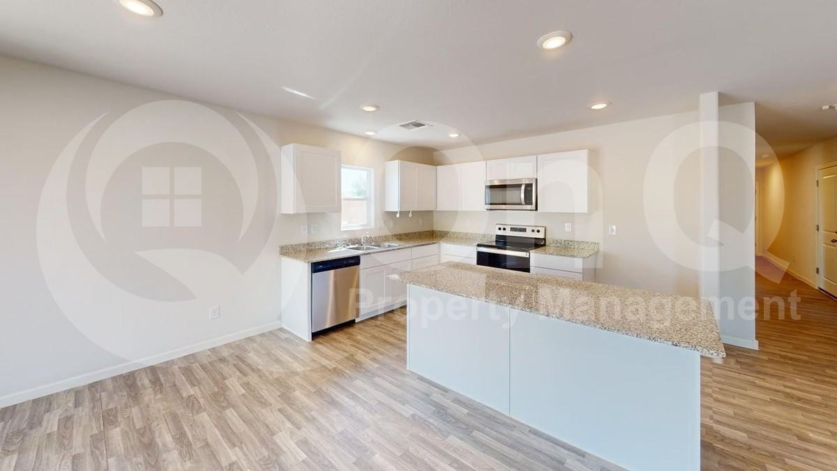 2064 E Velvet Pl - Photo 5 of 23