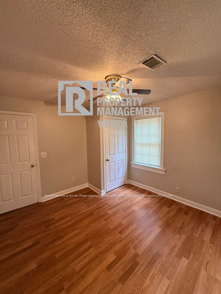 3163 High Point Dr - Photo 4 of 12