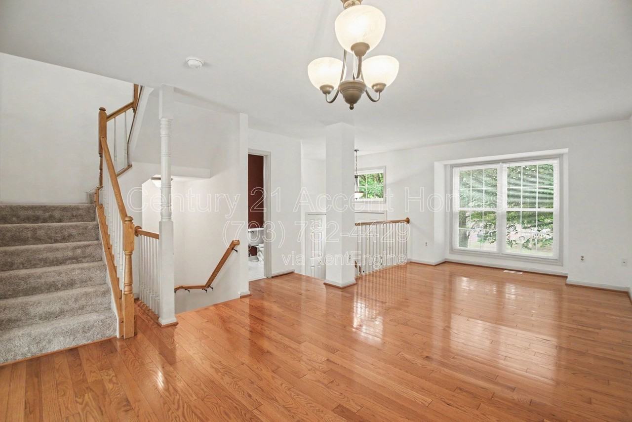 13601 Filly Ct - Photo 4 of 34