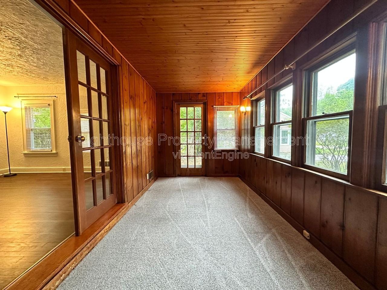 722 N Gordon St - Photo 6 of 17