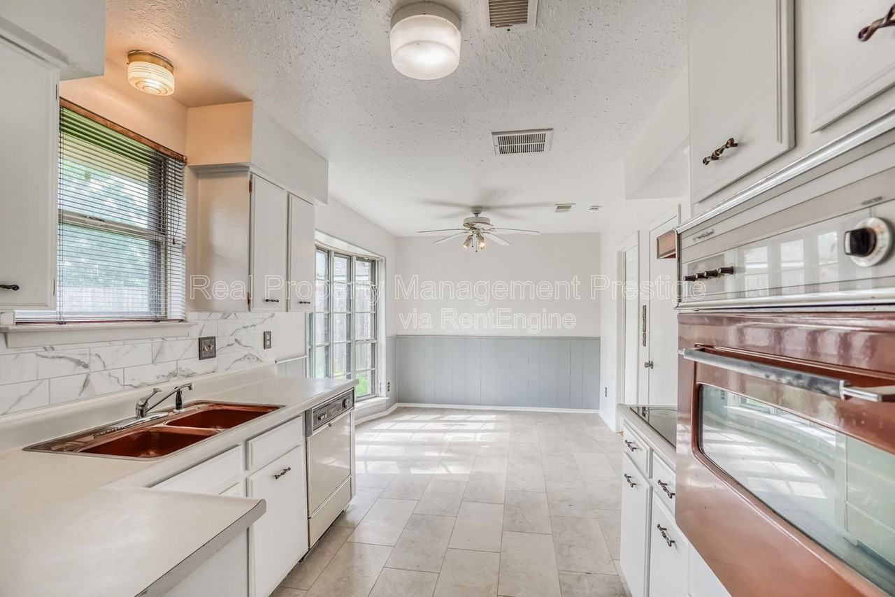 500 Stoneledge Dr - Photo 7 of 15
