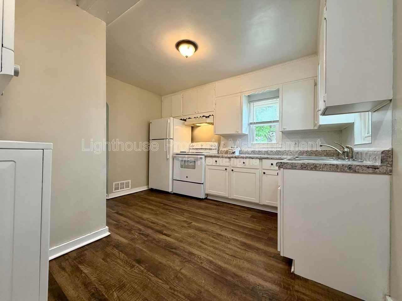 2449 Hillside Dr Nw - Photo 4 of 18