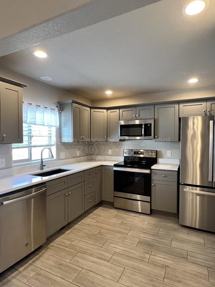 6602 Watusi Rd - Photo 6 of 36