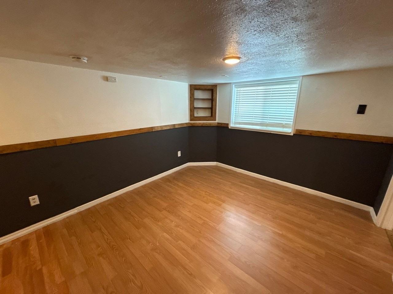 745 E St Ne #B - Photo 5 of 23
