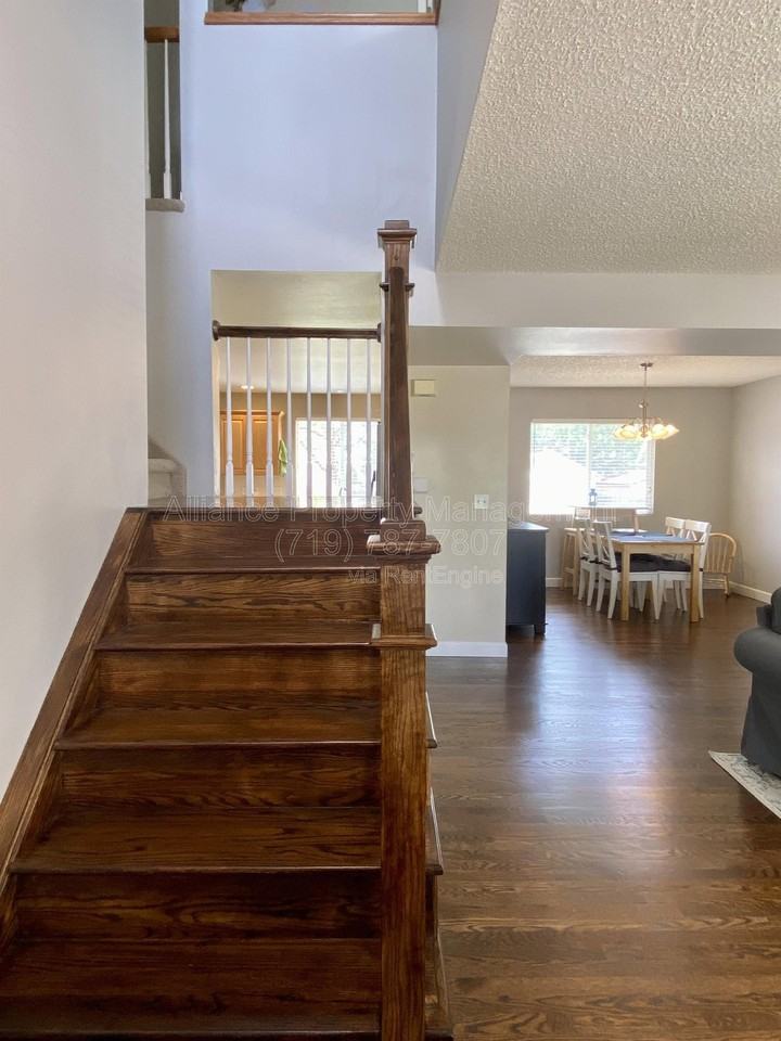 2825 Dristol Dr - Photo 2 of 45