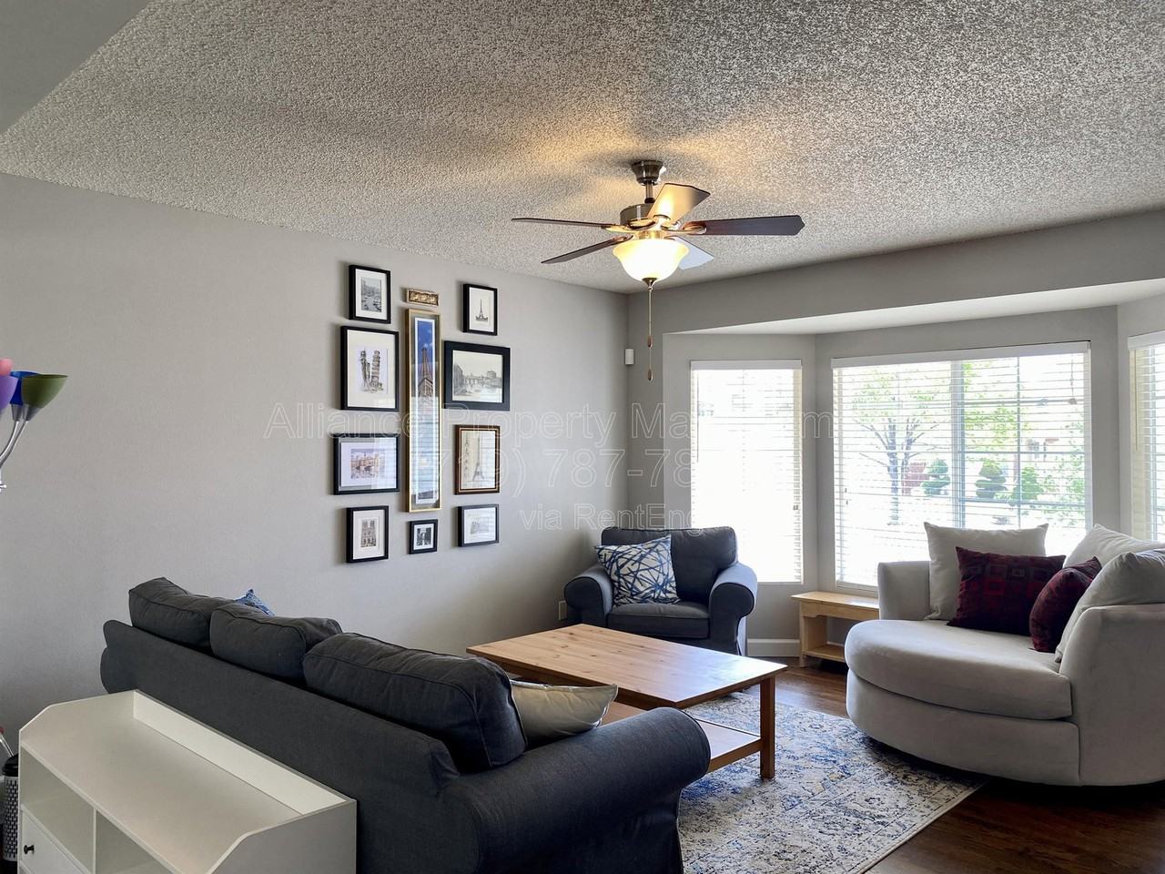 2825 Dristol Dr - Photo 4 of 45