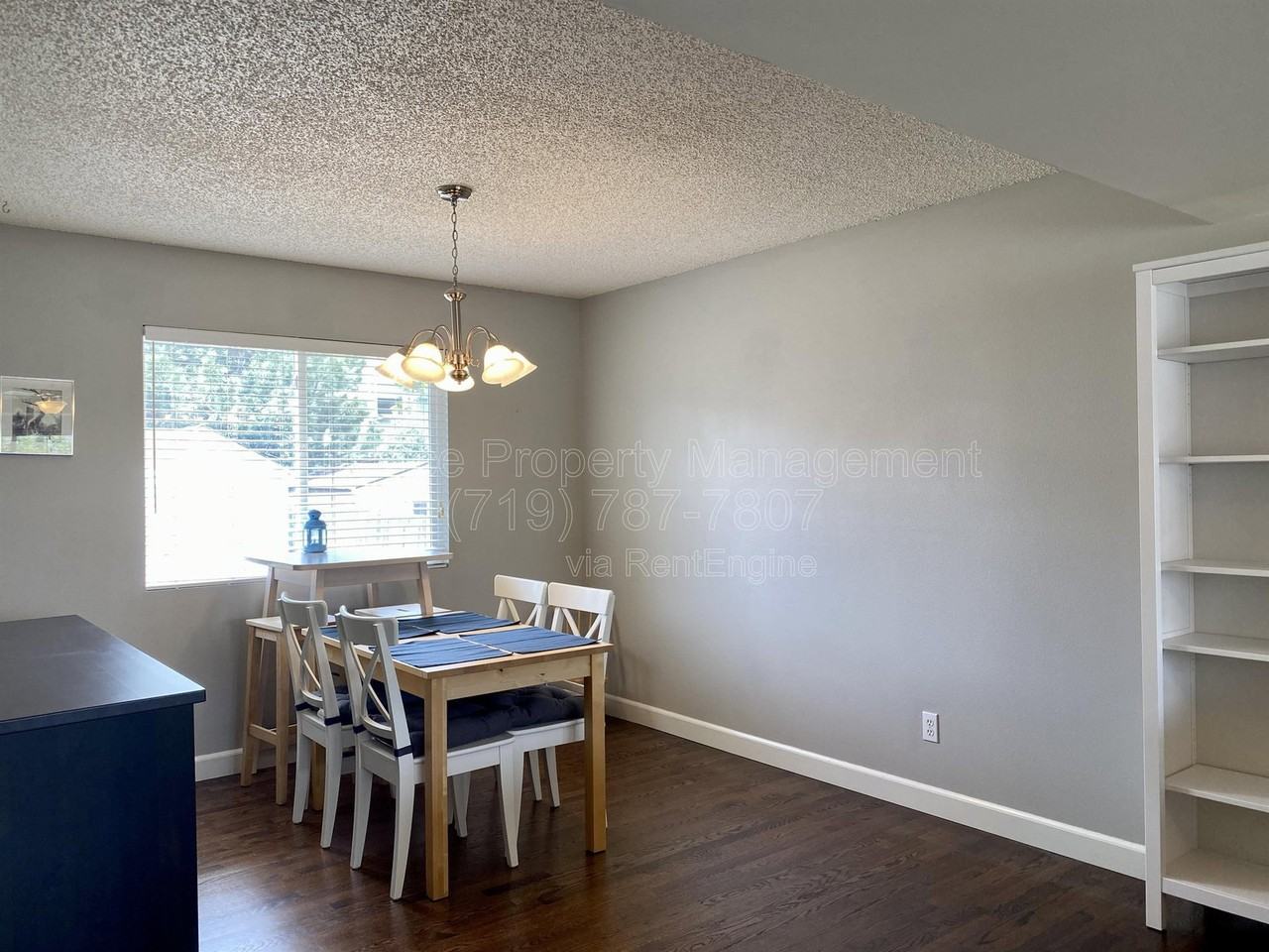 2825 Dristol Dr - Photo 5 of 45