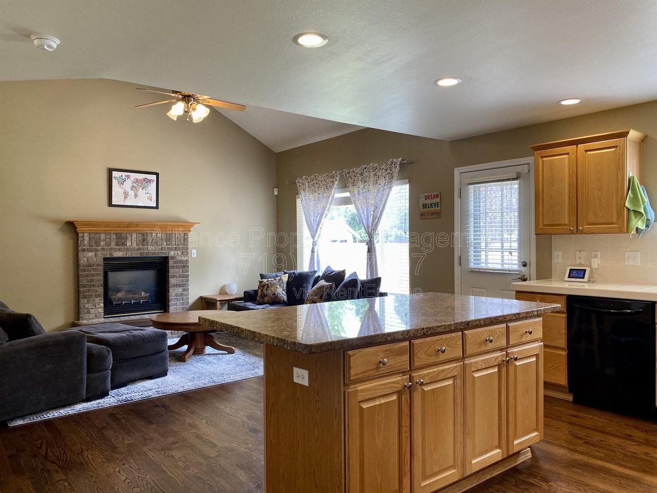 2825 Dristol Dr - Photo 7 of 45