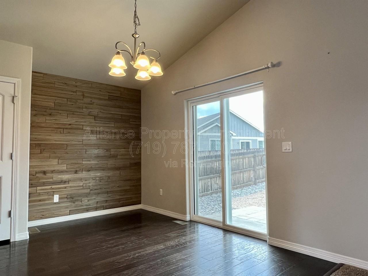 10020 Seawolf Dr - Photo 6 of 46