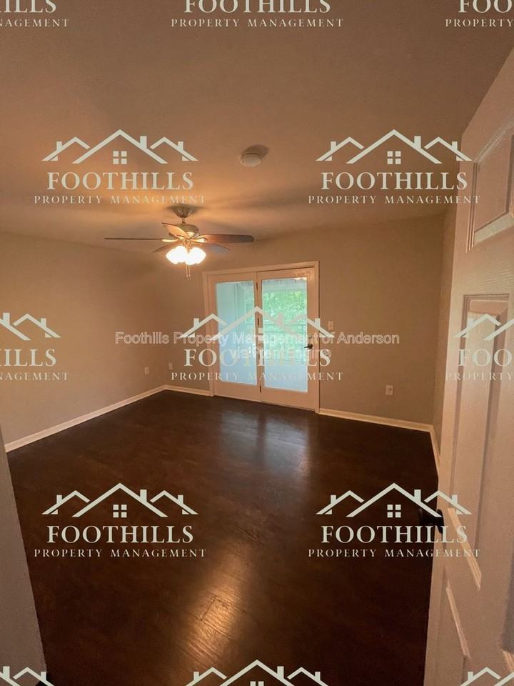 612 Northlake Dr - Photo 6 of 10