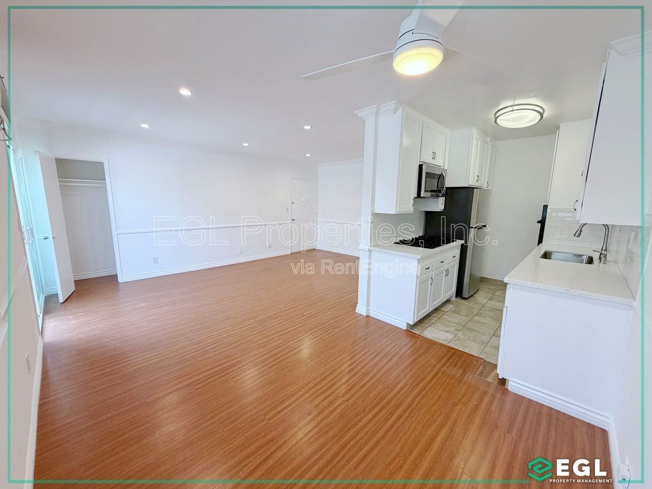 1032 N Gardner St #17 - Photo 5 of 14