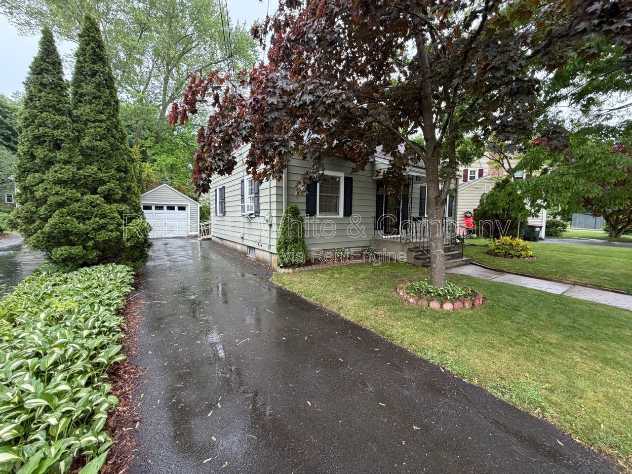 36 Pomeroy Ave - Photo 3 of 26