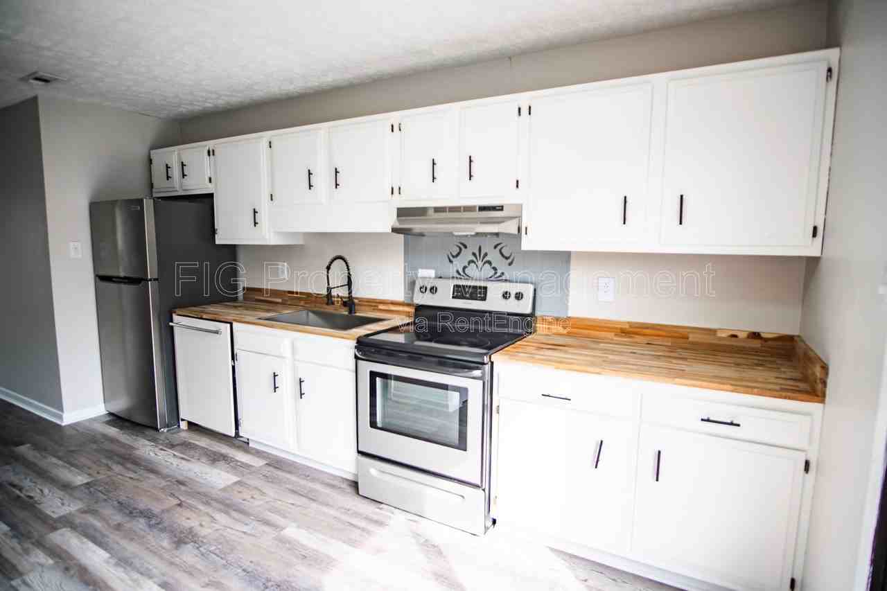 4800 Cannon Ridge Dr #C - Photo 4 of 14