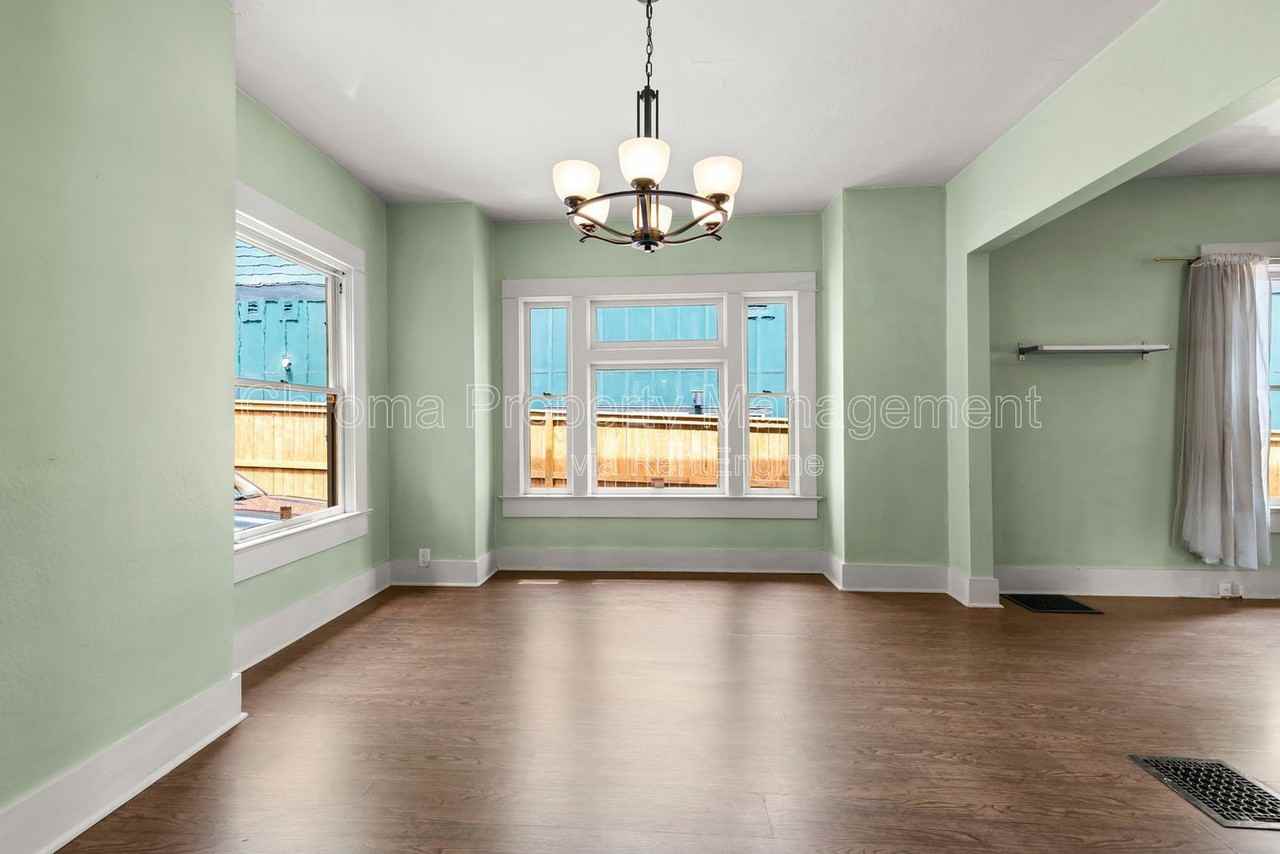 6933 N Interstate Ave - Photo 4 of 25