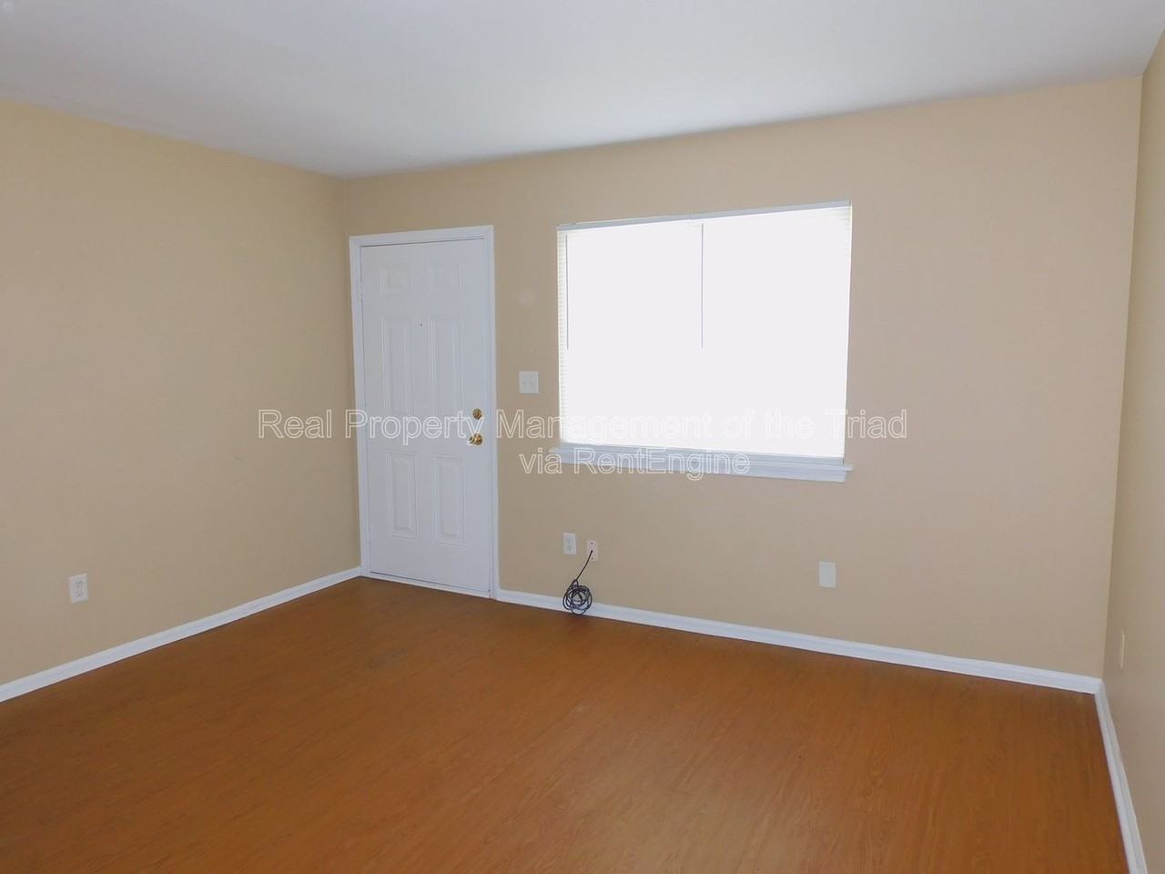 4302 Parker St #E - Photo 2 of 15