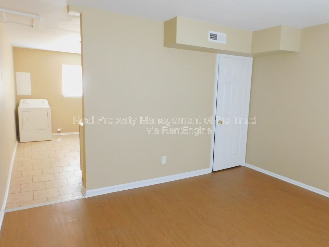 4302 Parker St #E - Photo 3 of 15