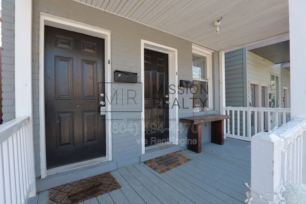 1402 Bainbridge St #B - Photo 3 of 17
