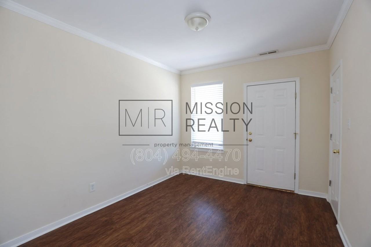 1402 Bainbridge St #B - Photo 6 of 17