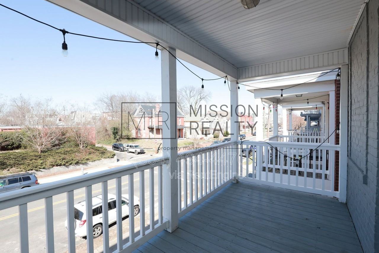 1402 Bainbridge St #B - Photo 7 of 17