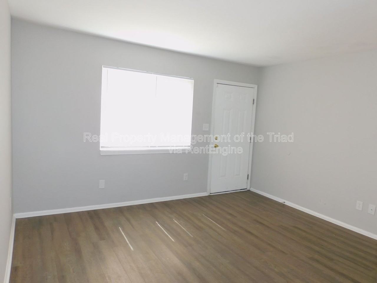 4216 Parker St #C - Photo 2 of 14