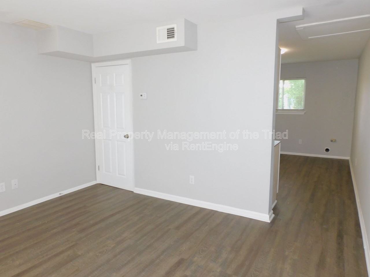 4216 Parker St #C - Photo 3 of 14