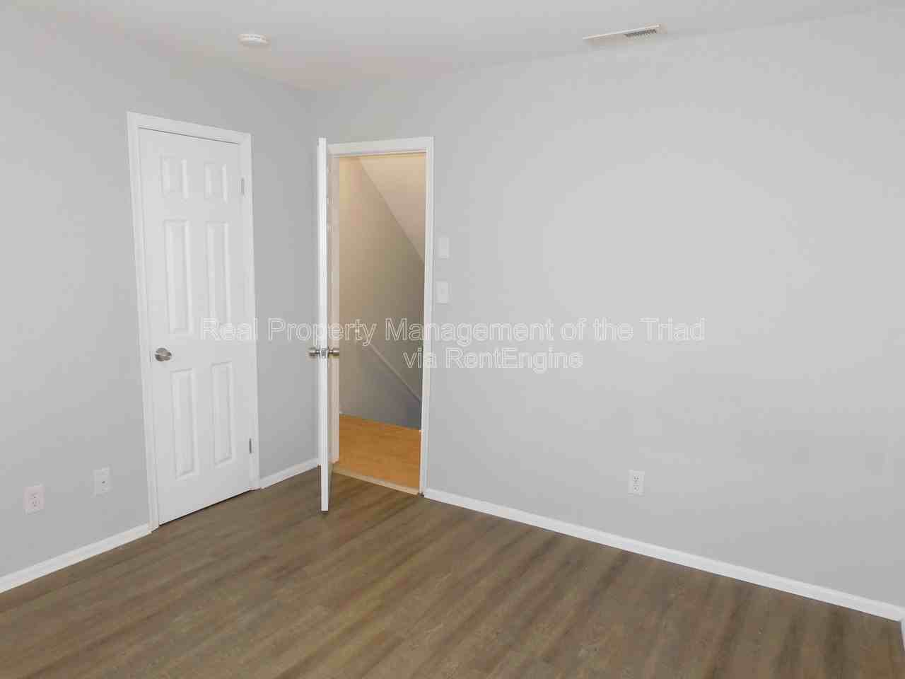 4216 Parker St #C - Photo 6 of 14