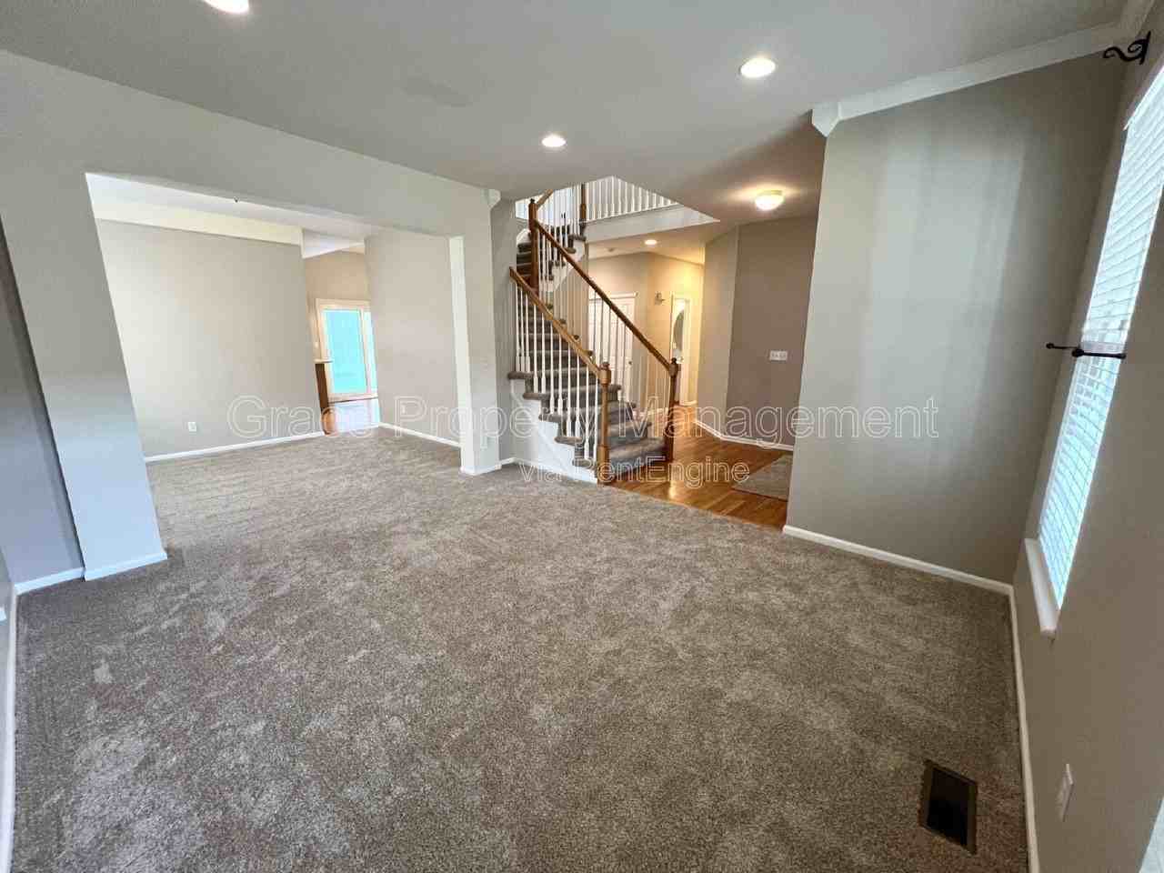 22192 Pebble Brook Ln - Photo 4 of 40