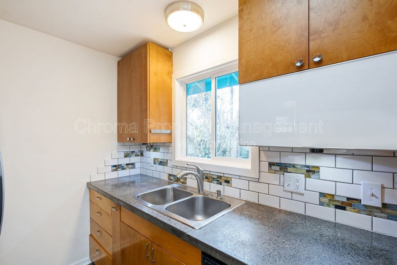 8715 N Washburne Ave #A - Photo 3 of 25