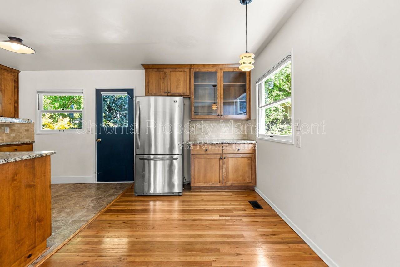 7676 N Mississippi Ave - Photo 6 of 19
