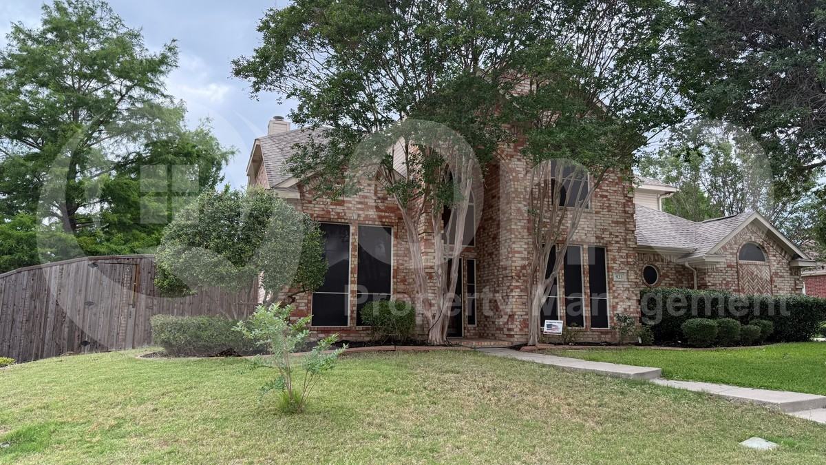 923 Granview Dr - Photo 2 of 27