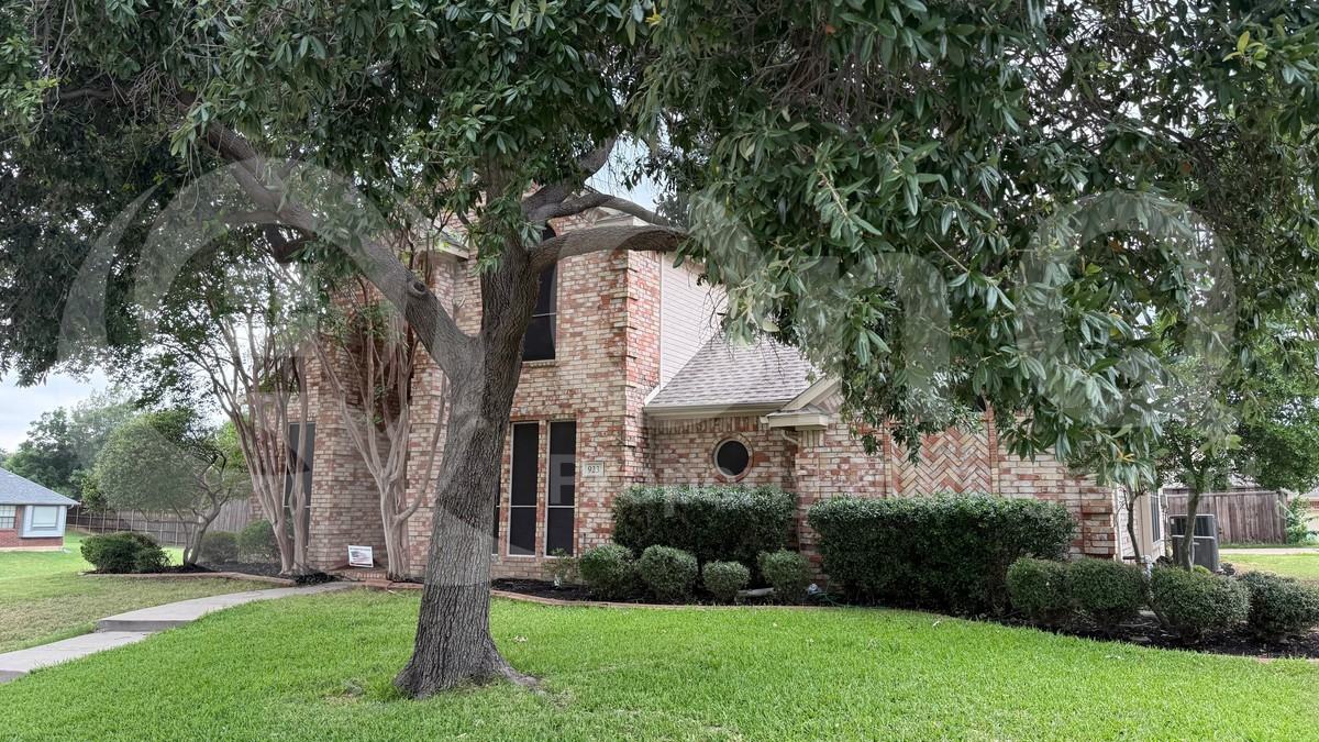 923 Granview Dr - Photo 3 of 27