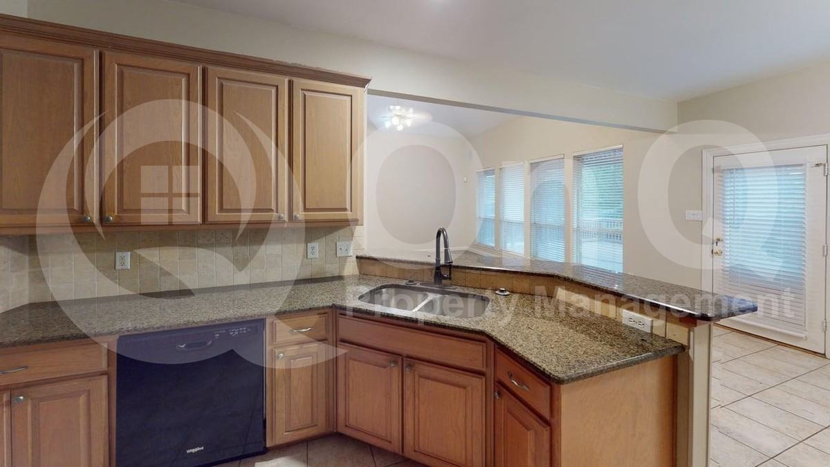 923 Granview Dr - Photo 5 of 27