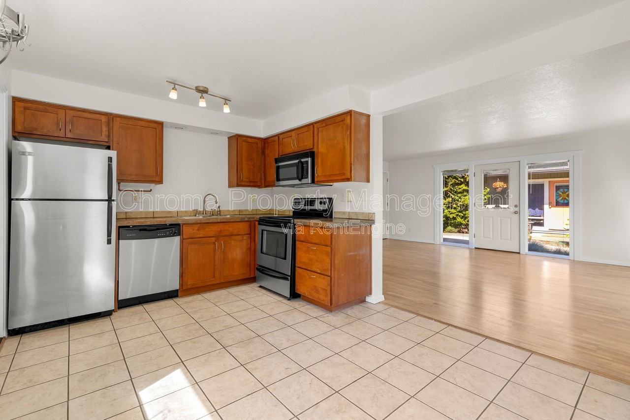 2937 Sw Miles St #2 - Photo 2 of 18