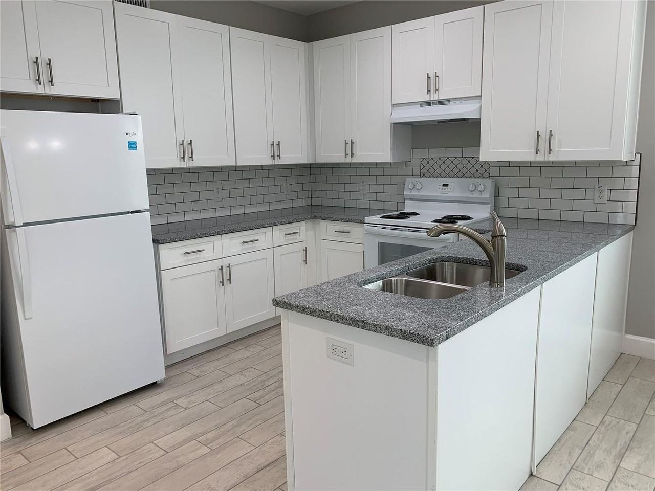 4221 Alvin St #A - Photo 5 of 15