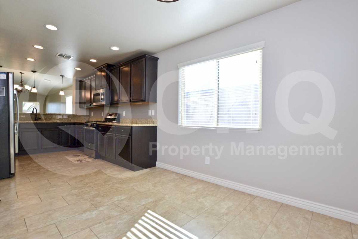 2223 E Hazeltine Way - Photo 3 of 22