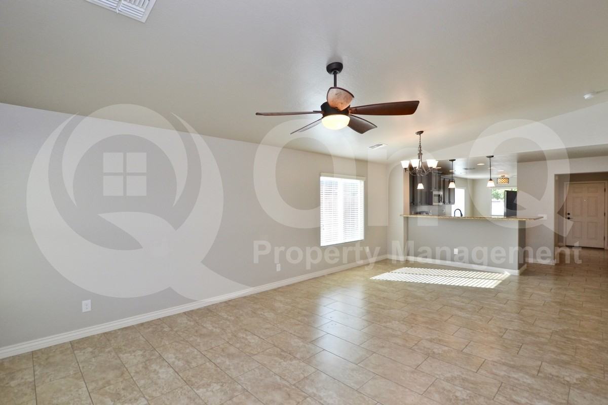 2223 E Hazeltine Way - Photo 7 of 22