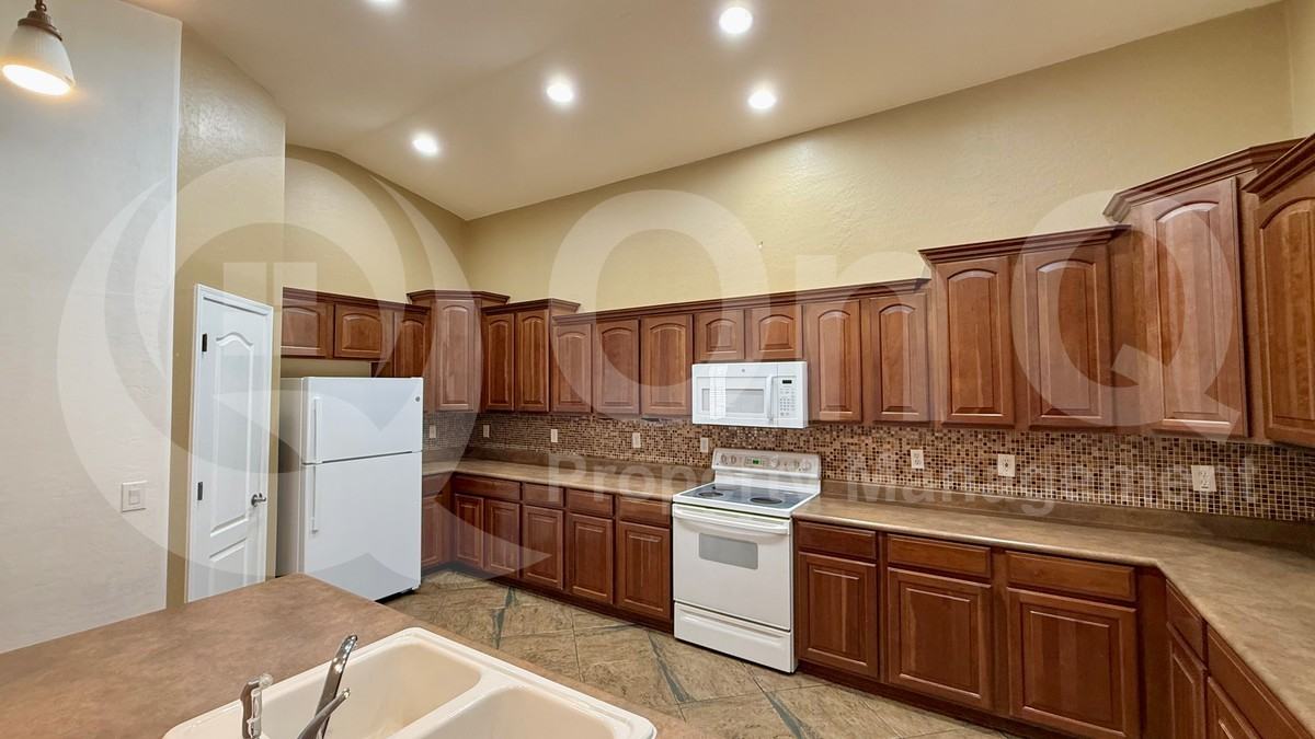 4631 E Buckboard Ct - Photo 4 of 35