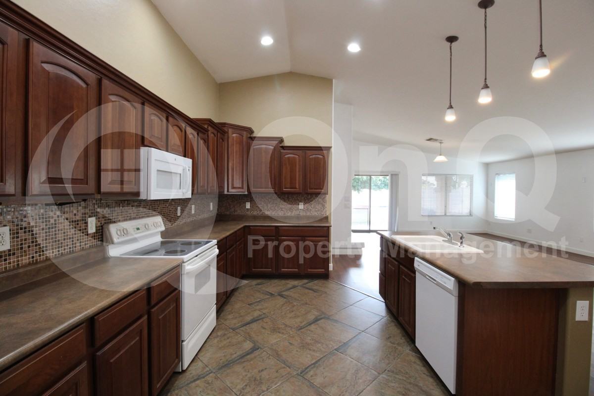 4631 E Buckboard Ct - Photo 6 of 35