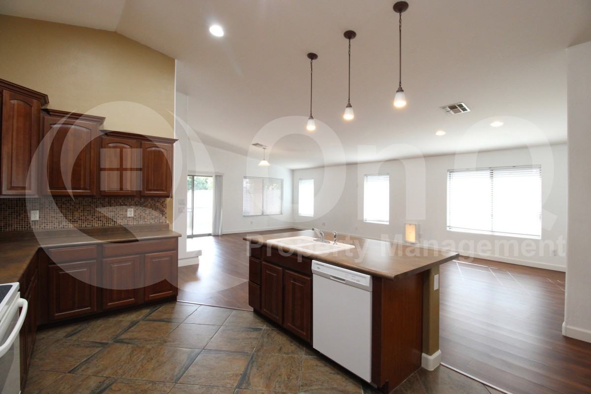 4631 E Buckboard Ct - Photo 7 of 35