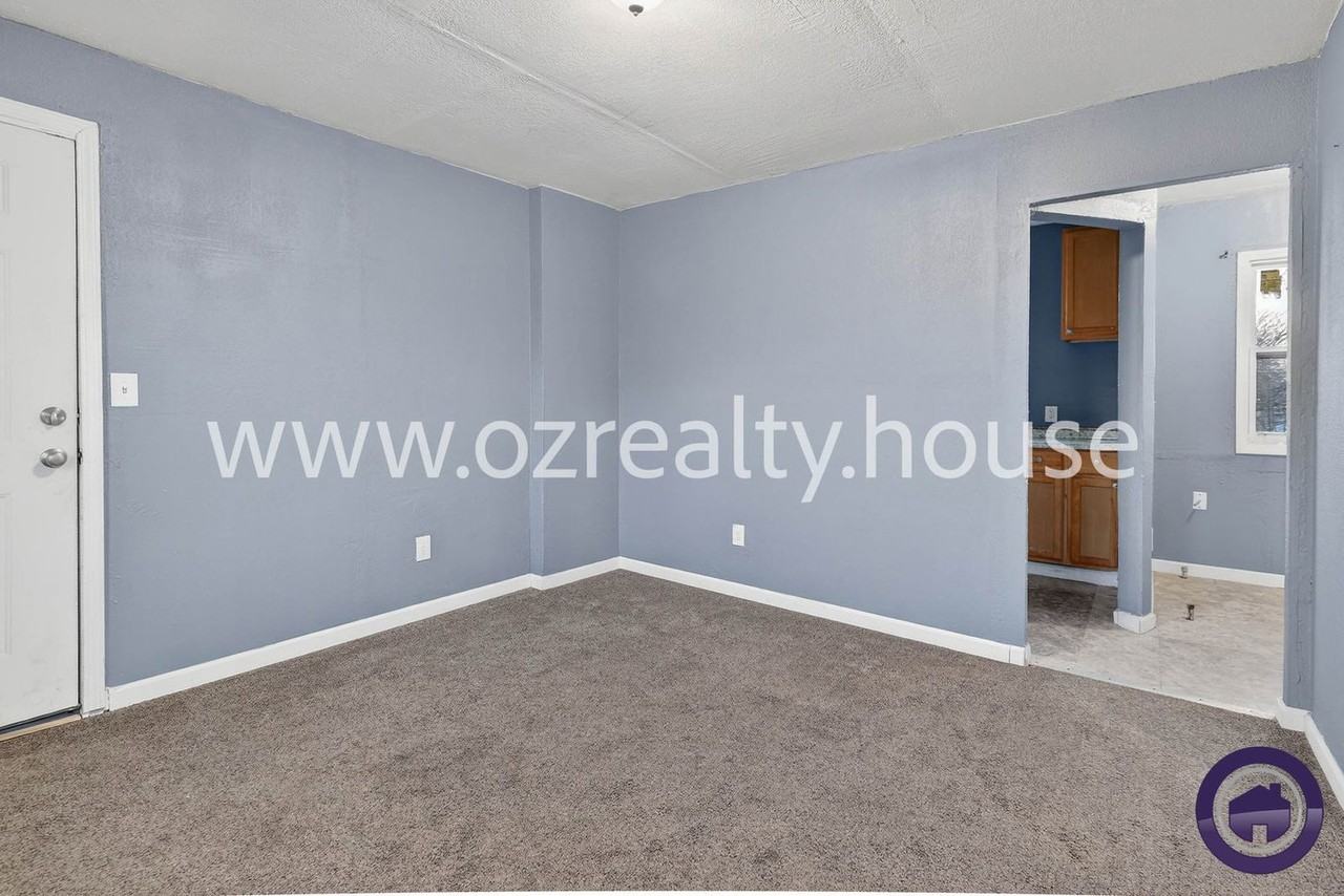 416 Maumee Ave #D - Photo 4 of 18
