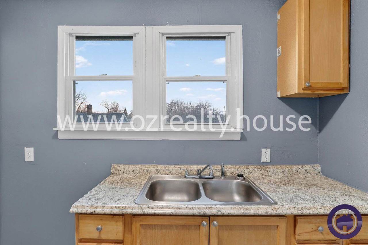 416 Maumee Ave #D - Photo 6 of 18