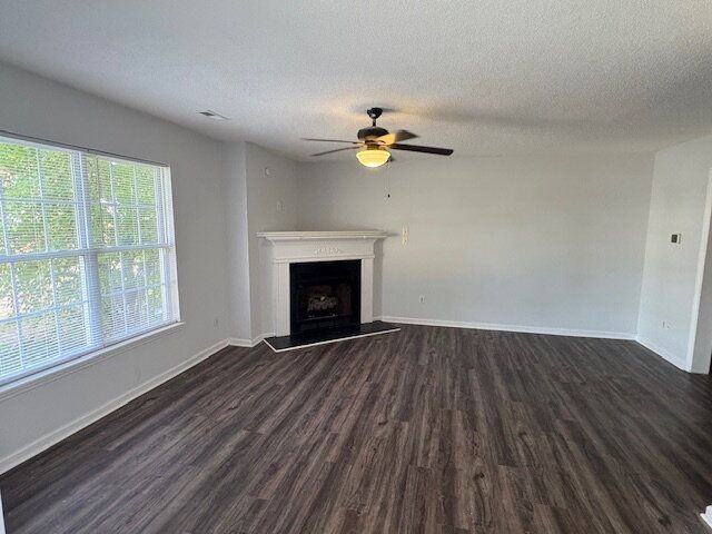 2511 Bluff View Ct #B - Photo 2 of 18