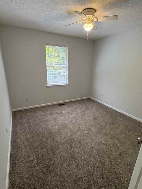 2511 Bluff View Ct #B - Photo 5 of 18