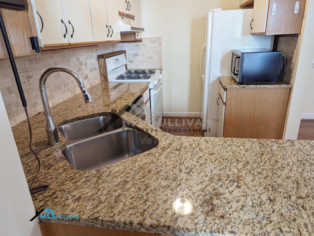 419 Summerwalk Cir - Photo 6 of 22