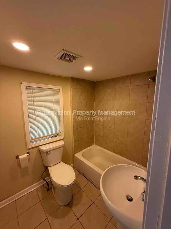 122 N Hamilton St - Photo 5 of 12